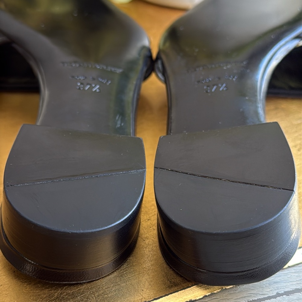 NWOT! Burberry Slide Sandals in Black Leather - Picture 14 of 14